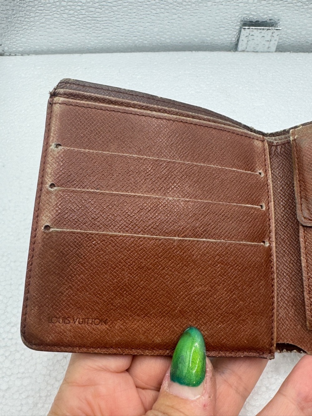 Louis Vuitton Monogram Canvas Wallet in Brown and Tan - Fair Condition - Picture 4 of 10